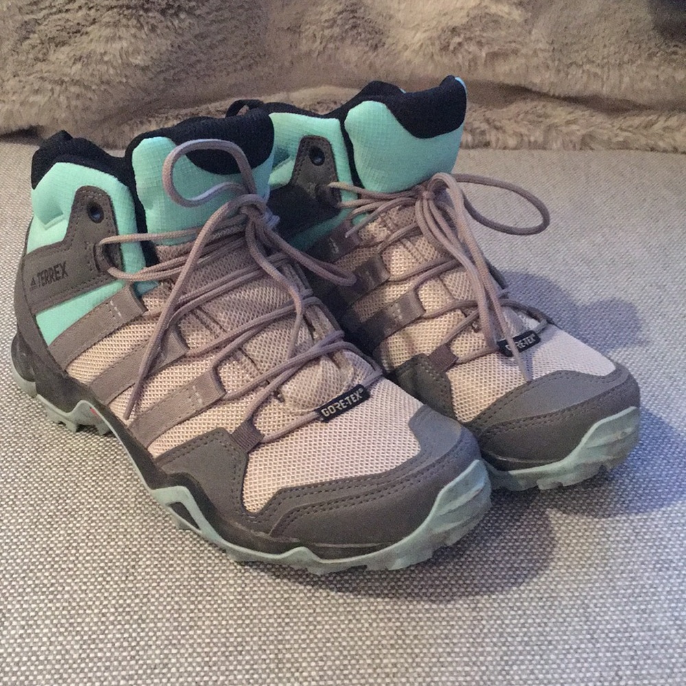 adidas hiking boots Women's Terrex AX2R Mid GTX